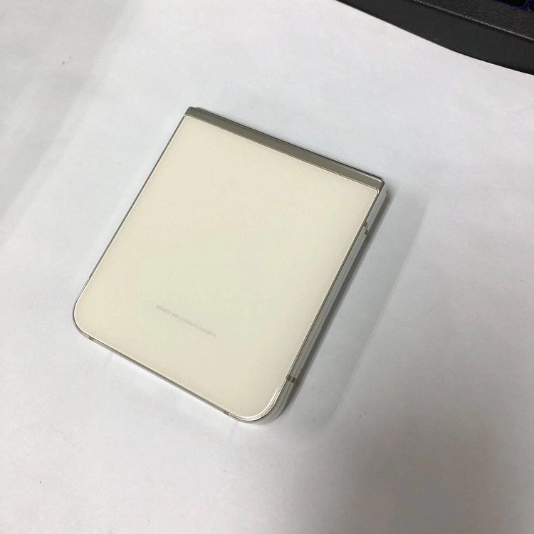 AA급 기능정상) 갤럭시 Z플립5 256GB 화이트 SK 무잔상 중고폰 215171 이미지