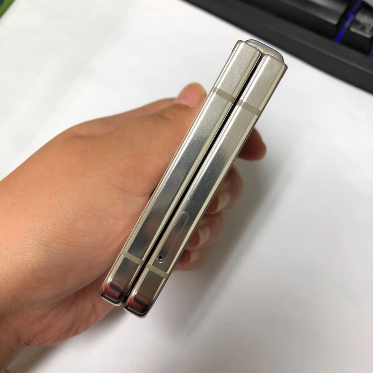 AA급 기능정상) 갤럭시 Z플립5 256GB 화이트 SK 무잔상 중고폰 215171 이미지