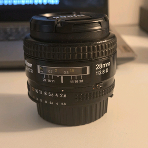 니콘 28mm 2.8D 렌즈 이미지