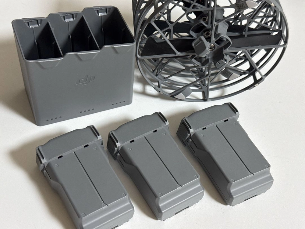 DJI 미니 5 프로 인텔리전트 플라이트 배터리 3개 + 양방향 충전 허브 + 마그네틱 프로펠러 가드 이미지