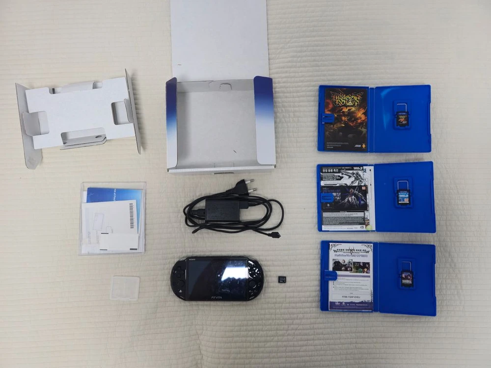 PS Vita PCH-2005 WiFi, PS VITA 64GB 메모리카드, 게임타이틀 3종 이미지