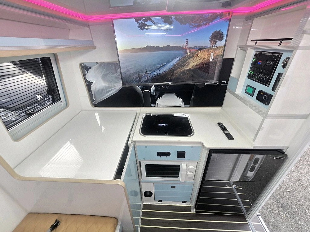 20년 뉴마스터S 3인승캠핑카(신규제작,인산철+샤워실)-전액할부됨 이미지
