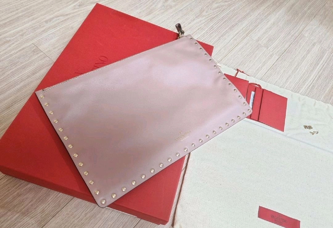 발렌티노 락스터드 인디핑크 클러치 새상품 풀박스 이미지
