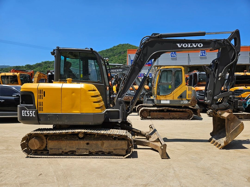 중고 02굴삭기 EC55C 코끼리집게 농장용적극추천 이미지