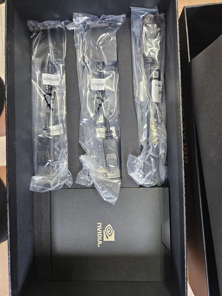 (가격수정)엔비디아 쿼드로GV100 HBM2 32GB 판매합니다. 이미지