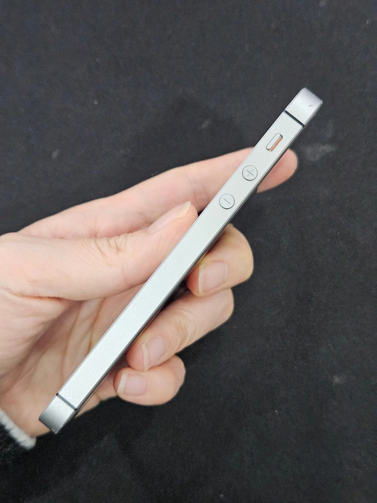 아이폰SE1 32GB 이미지