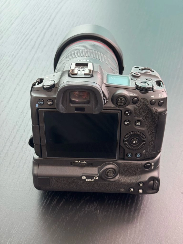 Canon eos r5 + rf 24-105 패키지 팝니다. 이미지