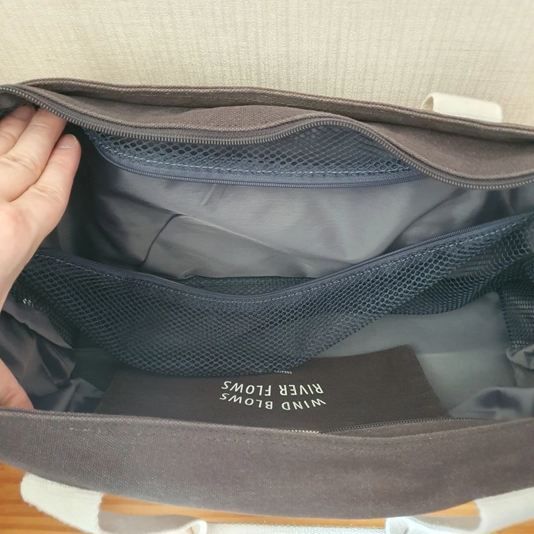아이코닉 레이어백 보스턴백 여행가방 / 차콜 이미지