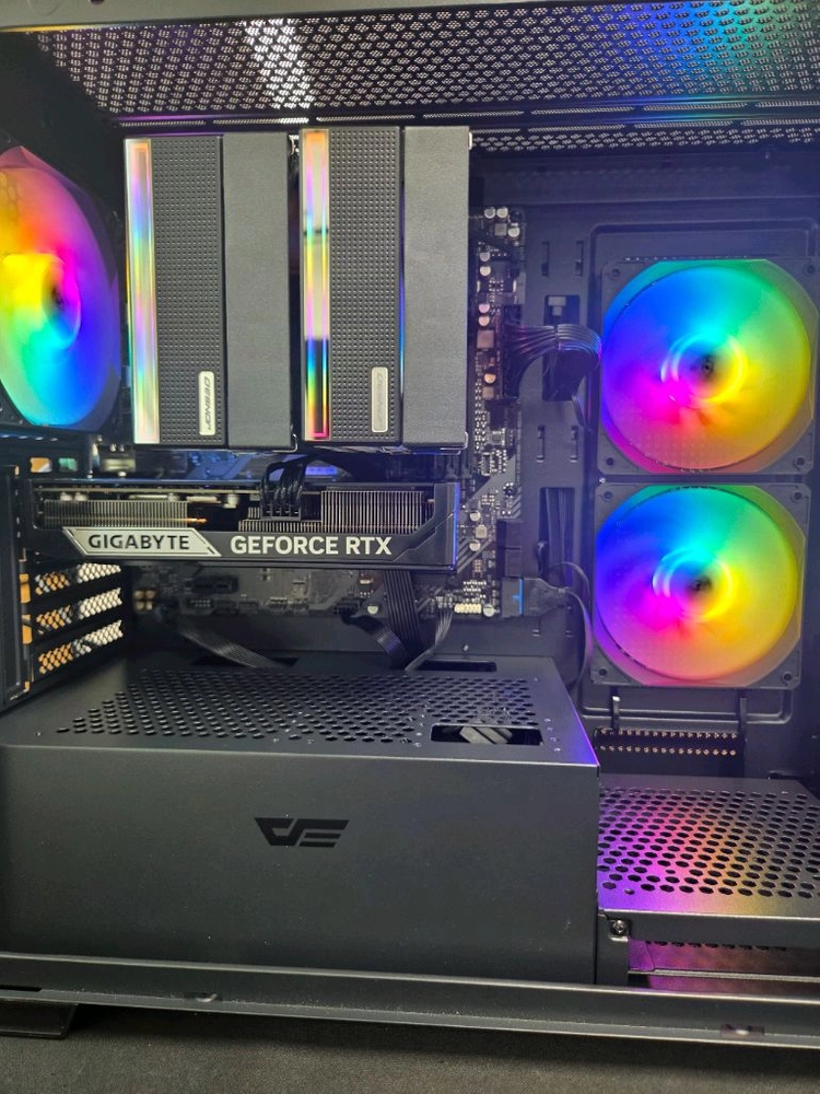 AMD 7800X3D, RTX 5060TI 게이밍 컴퓨터 본체 - 안심되는 중고거래