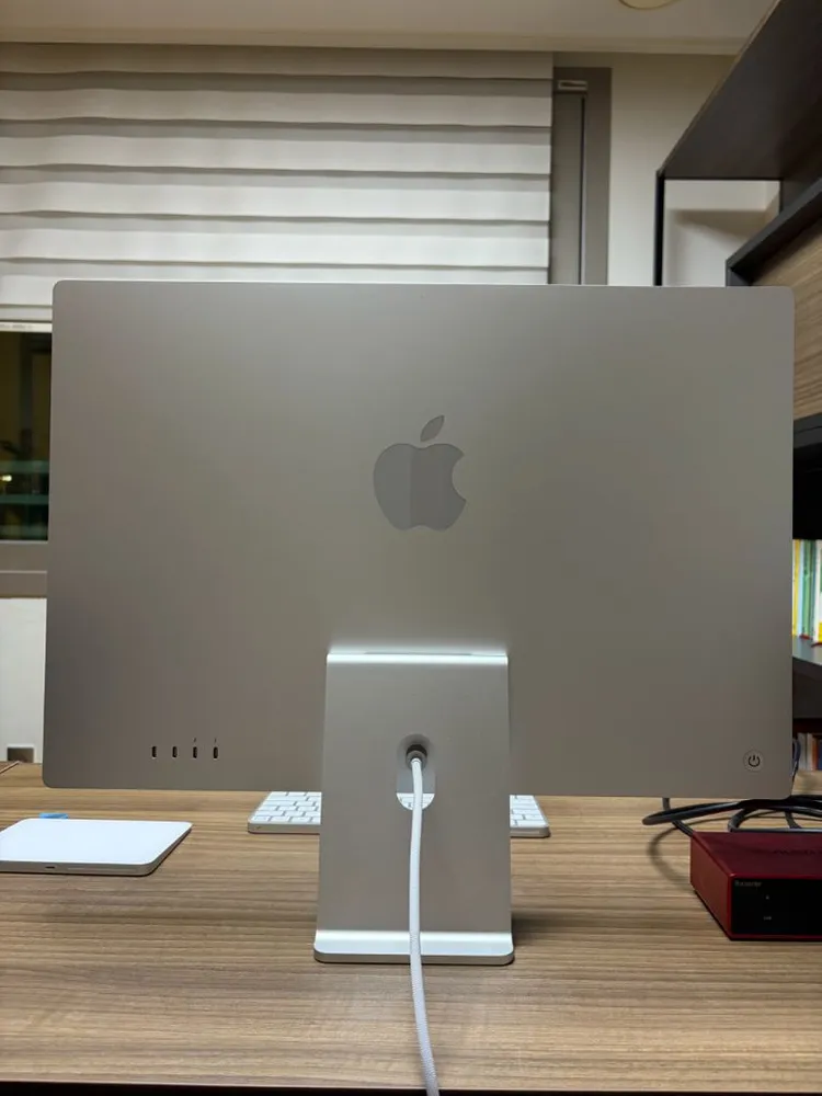 애플 아이맥 24인치 M3 화이트 8GB RAM, 512GB SSD 이미지