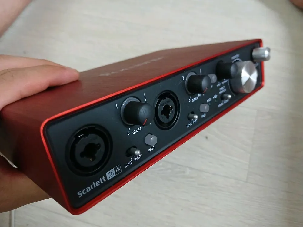 focusrite 2i4 판매해요 포커스라이트 이미지