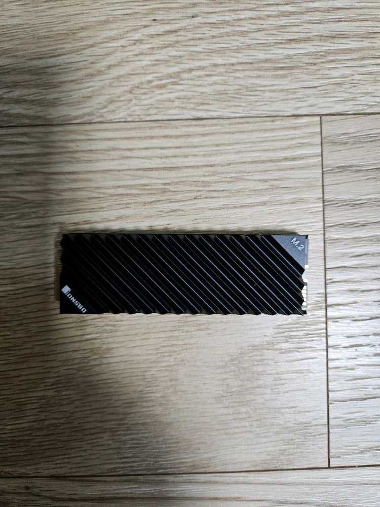 프레데터 GM7000 2TB M.2 NVMe SSD 이미지