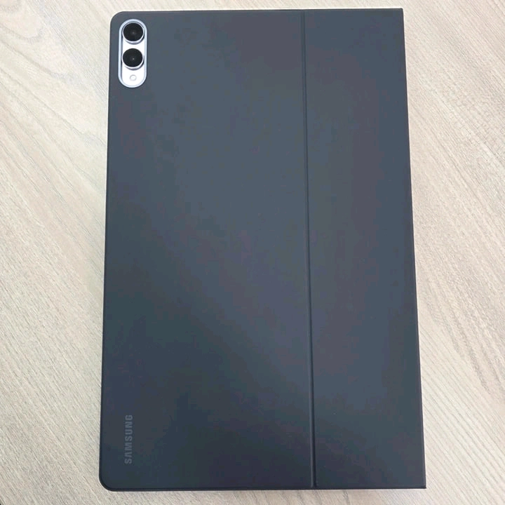 갤럭시 탭 S11 Ultra 실버256 와이파이 + 키보드 커버 이미지