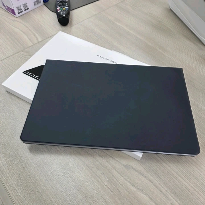 갤럭시 탭 S11 Ultra 실버256 와이파이 + 키보드 커버 이미지