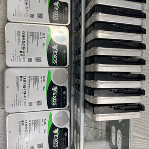 고성능 EXOS SAS 14TB HDD 12개 이미지