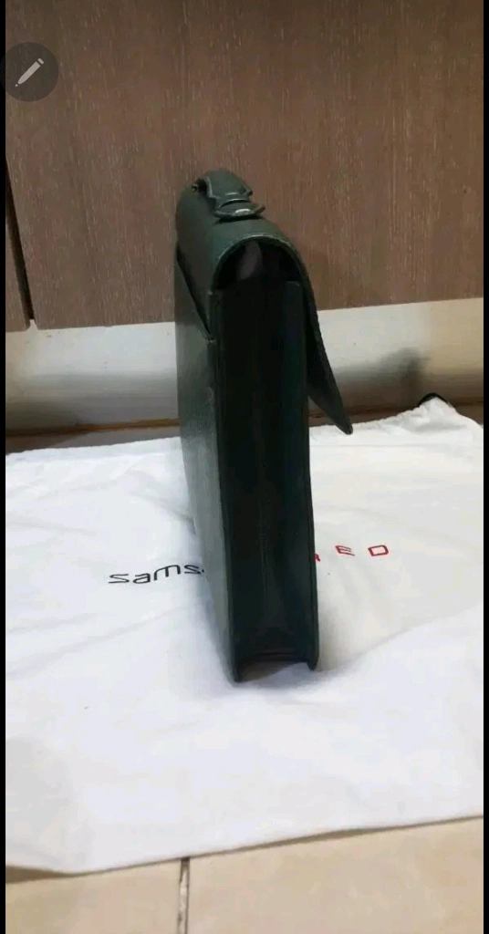 루이비통 브리프케이스/ 루이비통 이클립스 슬링백 이미지