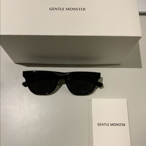 젠틀 몬스터 x 메종 마르지엘라 MM110 블랙 이미지