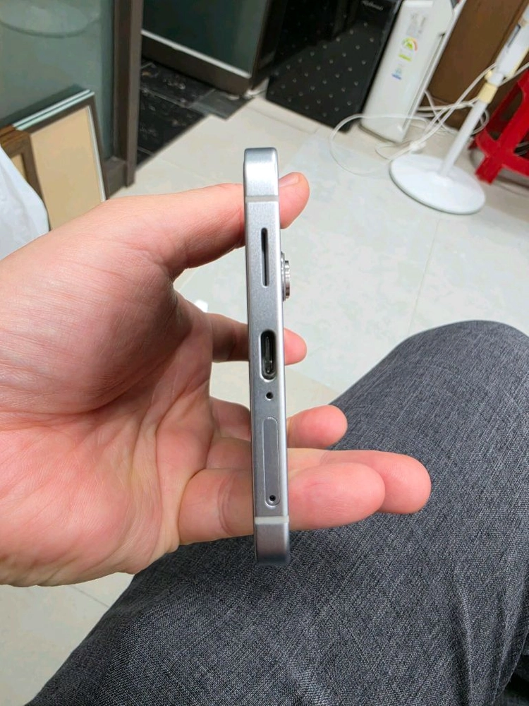 갤럭시 S25 Edge(엣지) 512GB 실버 삼성케어플러스 양도 가능 이미지