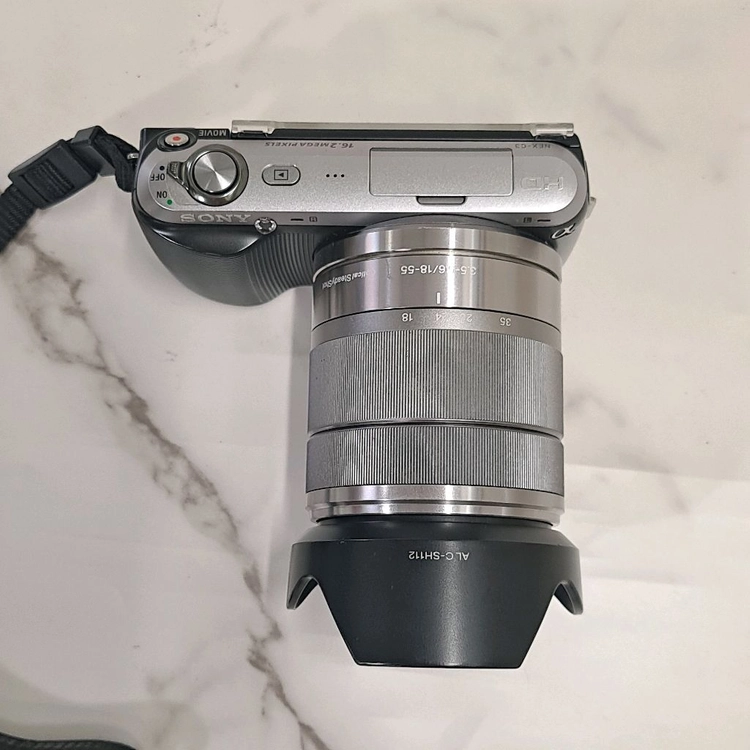 소니 NEX-C3 미러리스 디지털 카메라 /18-55mm 렌즈 /가방 이미지