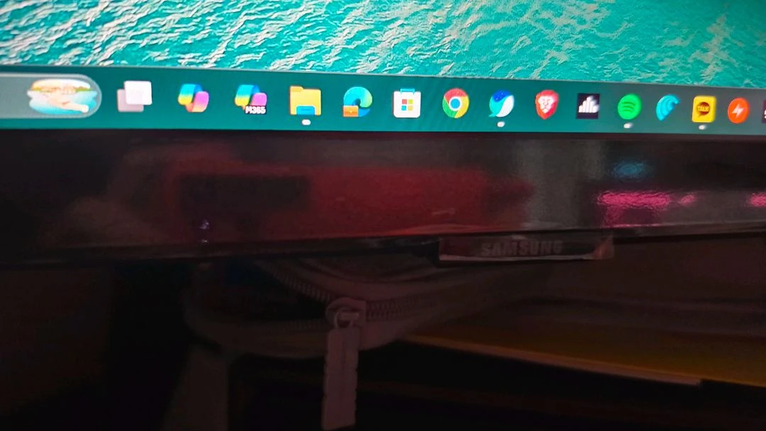 삼성 G7 32인치 4K모니터. 144hz, ips. 이미지