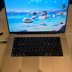 맥북 프로 M5 Max 64g 2TB 16인치 실버 S급 이미지