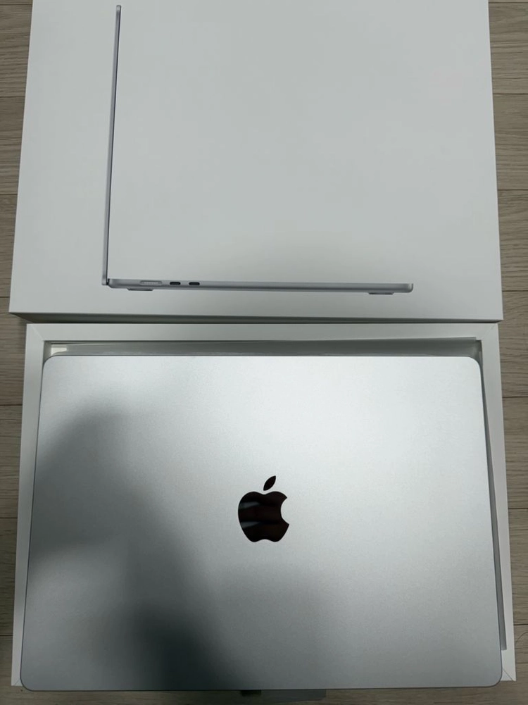 MacBook Air M5 15인치 실버 16GB / 512GB 이미지