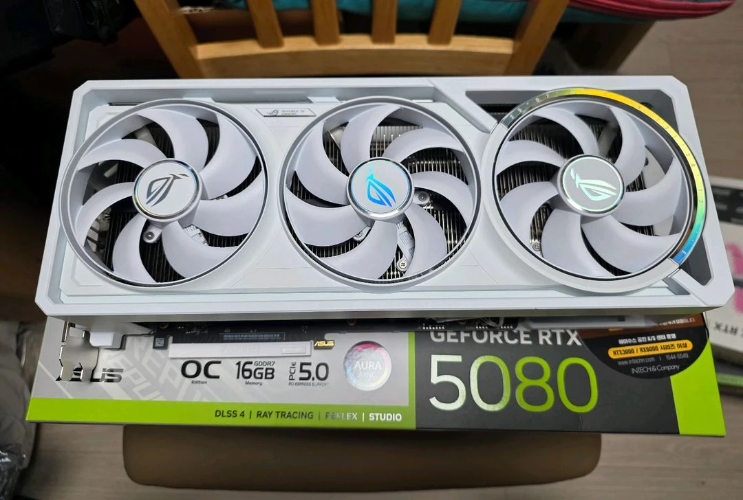 asus rtx 5080 아스트랄 화이트 팝니다 - 안심되는 중고거래