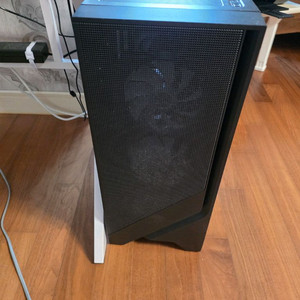 msi 고성능 게이밍 PC 본체 이미지