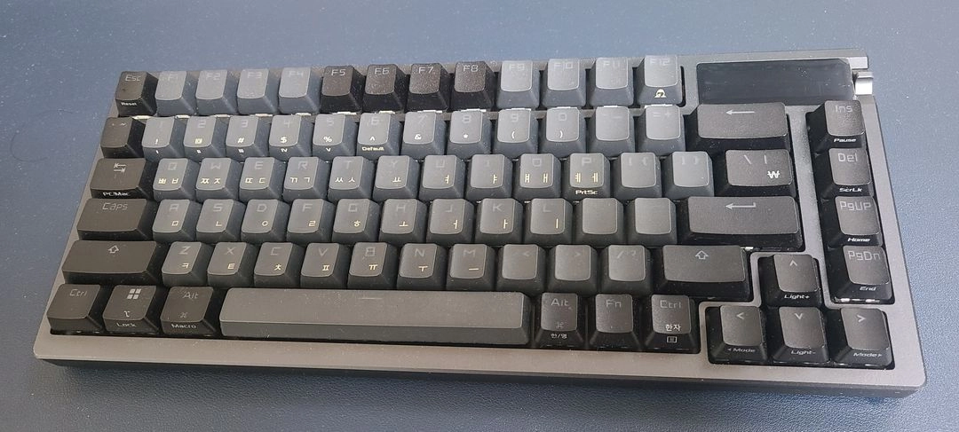 ASUS ROG AZOTH 갈축 이미지
