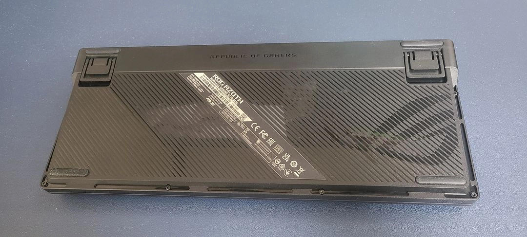 ASUS ROG AZOTH 갈축 이미지