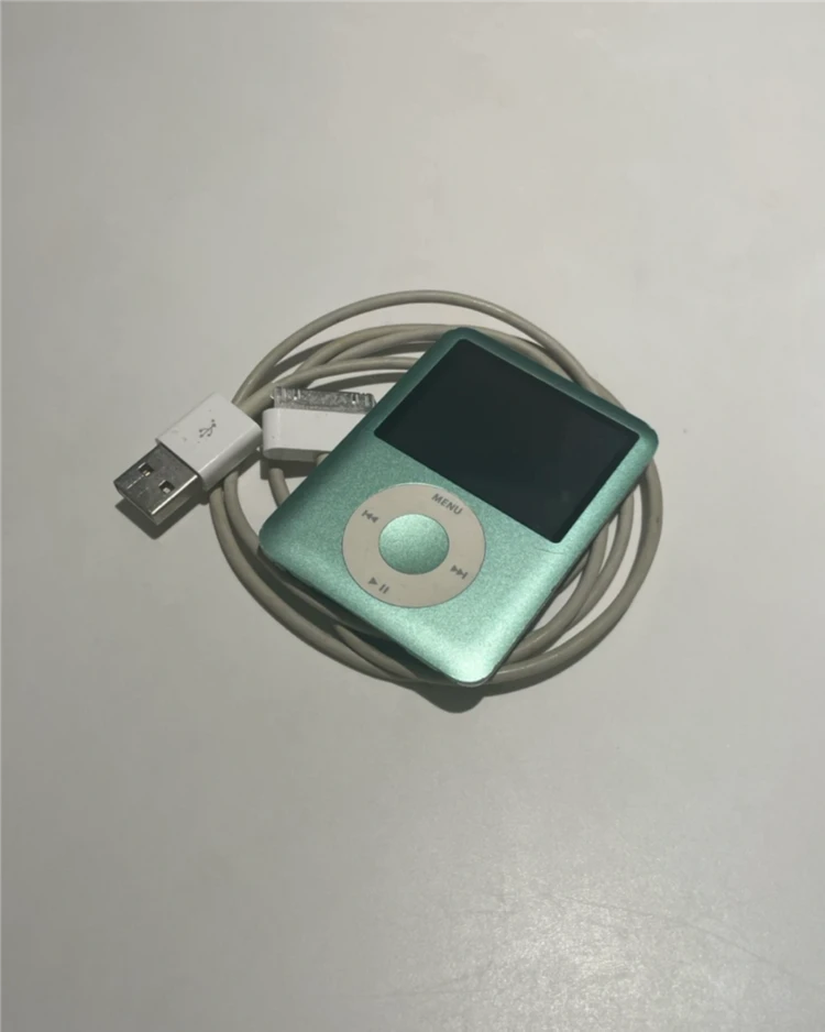 애플 아이팟 나노 3세대 8GB 민트 완전 이쁘고 작동 잘됨! (충전기 있음) 이미지