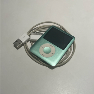 애플 아이팟 나노 3세대 8GB 민트 완전 이쁘고 작동 잘됨! (충전기 있음) 이미지