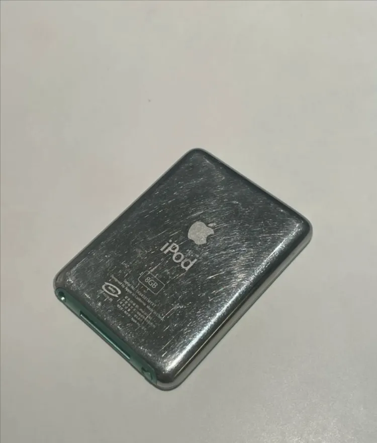 애플 아이팟 나노 3세대 8GB 민트 완전 이쁘고 작동 잘됨! (충전기 있음) 이미지