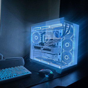 라이젠 7 7800X3D RTX 5070 32G 1TB 화이트 게이밍 컴퓨터 본체 이미지