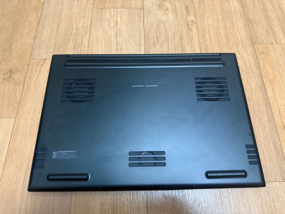 레이저 블레이드 18 i9-14900HX 4080 1tb ram32gb 이미지