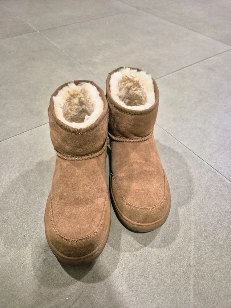 Ugg 어그 41사이즈(국내260~265) 이미지