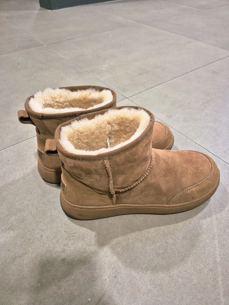 Ugg 어그 41사이즈(국내260~265) 이미지