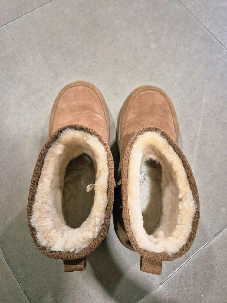 Ugg 어그 41사이즈(국내260~265) 이미지