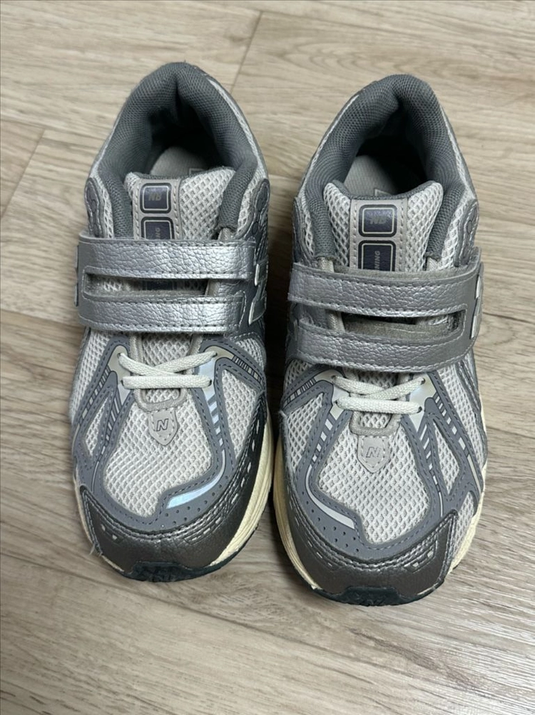 뉴발란스 키즈 1906R 실버 200 - 안심되는 중고거래