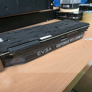 EVGA 지포스 RTX 2080 Ti 그래픽카드 이미지