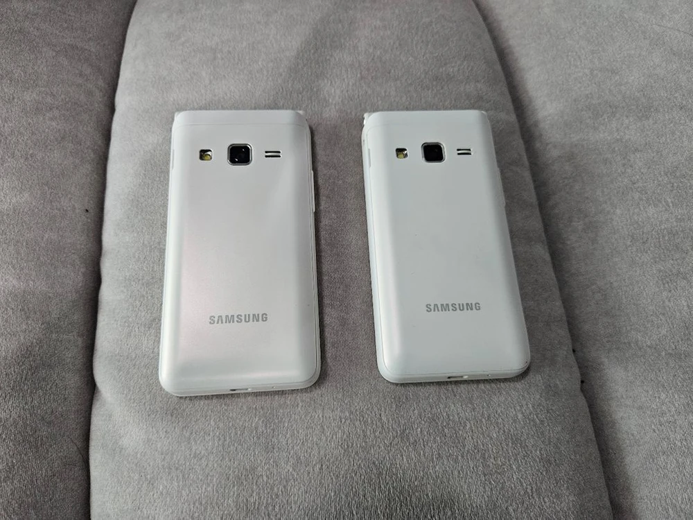 삼성 갤럭시폴더2 G160 2021 화이트 A급 한소희폰 이미지