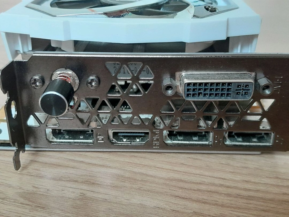 갤럭시 GTX 980 Ti Hall Of Fame 그래픽카드 이미지