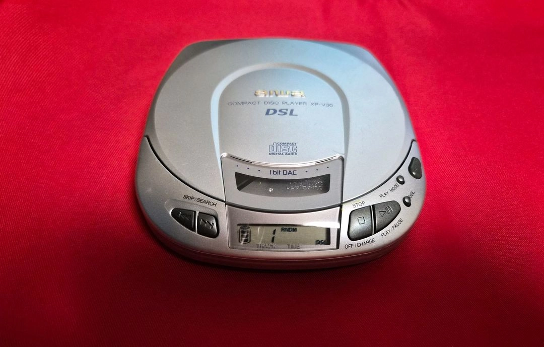AIWA CDP XP-V30 깨끗한 정상작동품 이미지