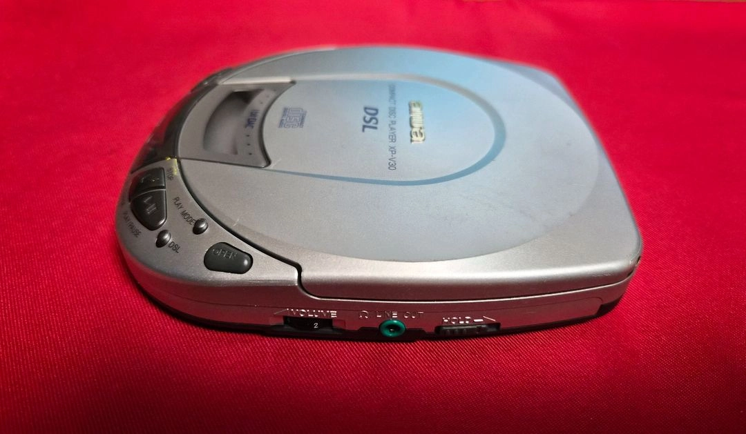 AIWA CDP XP-V30 깨끗한 정상작동품 이미지