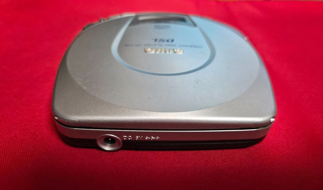 AIWA CDP XP-V30 깨끗한 정상작동품 이미지