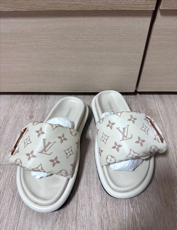루이비통 풀필로우 슬리퍼 37 이미지