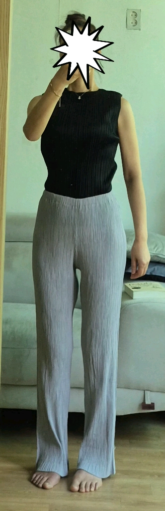 이세이미야케 플리츠플리즈ISSEYMIYAKE 해칭플리츠 팬츠+플리츠탑 이미지