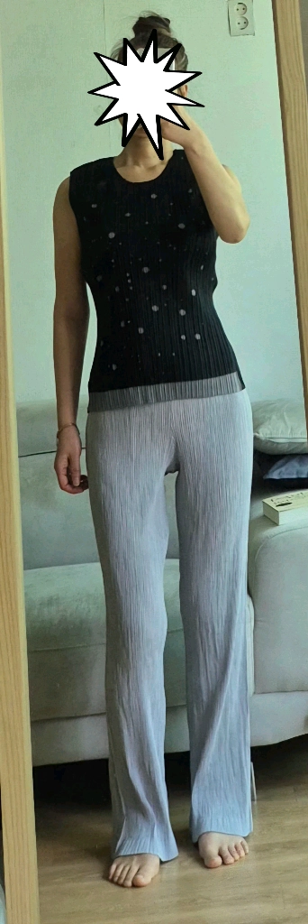 이세이미야케 플리츠플리즈ISSEYMIYAKE 해칭플리츠 팬츠+플리츠탑 이미지