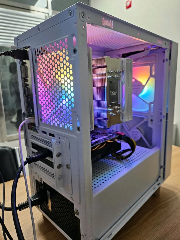 러아젠5 3600 RTX 2060 데스크탑 팝니다 이미지
