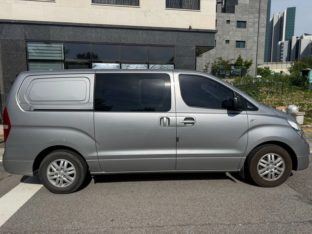 17년식 그랜드스타렉스 5밴 이미지